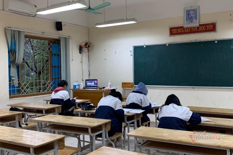 Phụ huynh sốt ruột với môn thi thứ tư vào lớp 10-2