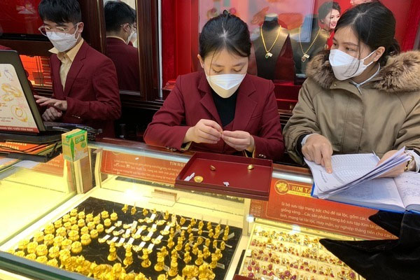 Giá vàng hôm nay 3/3: Hàng hoá tăng giá, vàng đắt nhất lịch sử-2