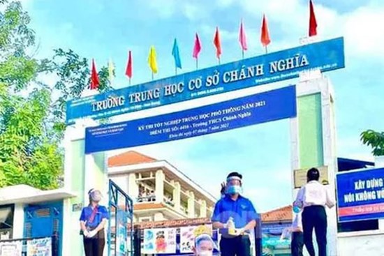Nữ sinh lớp 9 bị mẹ của bạn đánh nhập viện