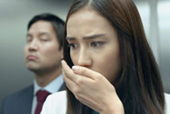 Vợ cả tháng không đánh răng, chồng kiên quyết ly hôn