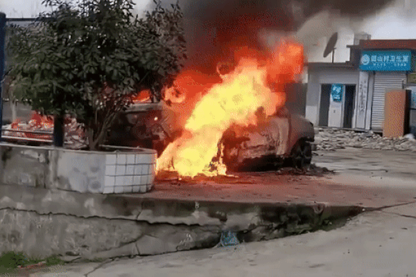 Lan cave có số phận bi đát trong Quỳnh búp bê ngoài đời khác biệt: Hai con gái xinh như thiên thần, được mẹ dạy dỗ miễn chê-4