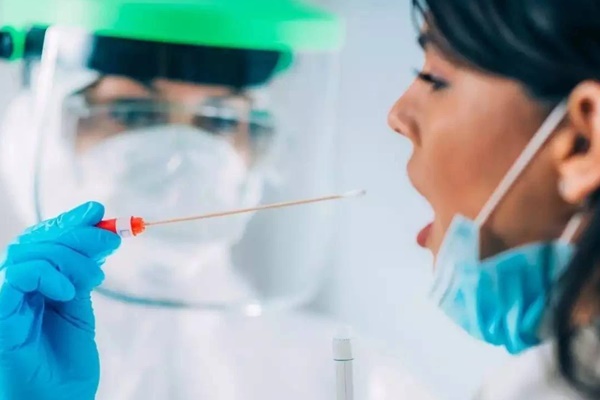 F0 khỏi bệnh vẫn có thể đối mặt với hậu COVID: 2 sai lầm cần tránh khi tự điều trị tại nhà, 3 nhóm F0 cần khám dù đã âm tính-4