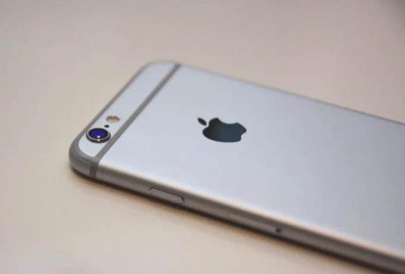 Tại sao màn hình điện thoại phải úp xuống khi đặt trên bàn? Đừng coi thường, để tôi nói cho bạn biết lý do-5