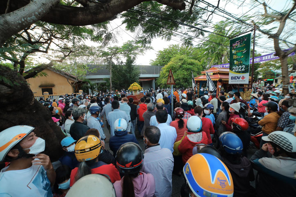 Hành trình tìm kiếm bé trai 3 tuổi tử vong trong vụ lật ca nô và tấm lòng người Hội An trong hoạn nạn-2