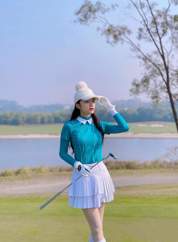Mãn nhãn với style đi chơi golf của mỹ nhân Việt: Phạm Hương diện toàn đồ hiệu, Hương Giang sành điệu hết nấc-5