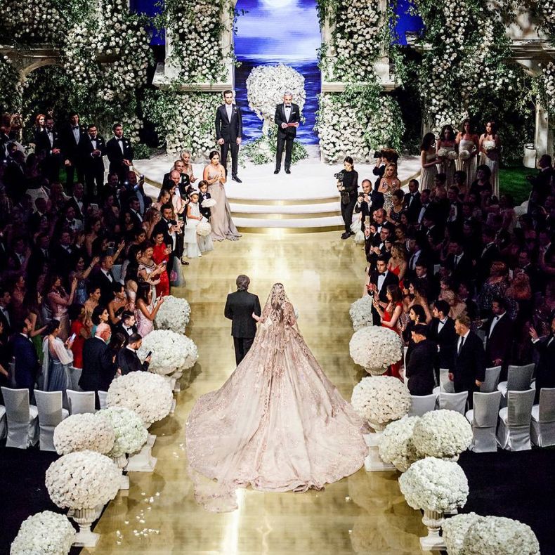 Siêu đám cưới của con hai ông trùm Nga tiêu tốn 220 tỷ: Hôn lễ chẳng ai sánh bằng nhưng cái kết cuối tan đàn xẻ nghé, tất cả vì pha quỵt nợ kinh hoàng-9