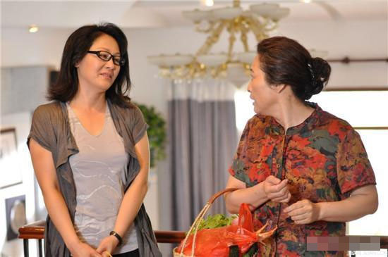 Về nhà không báo trước, tôi giận run người trước cảnh mẹ đẻ bị sỉ nhục bởi mẹ chồng và chồng-2