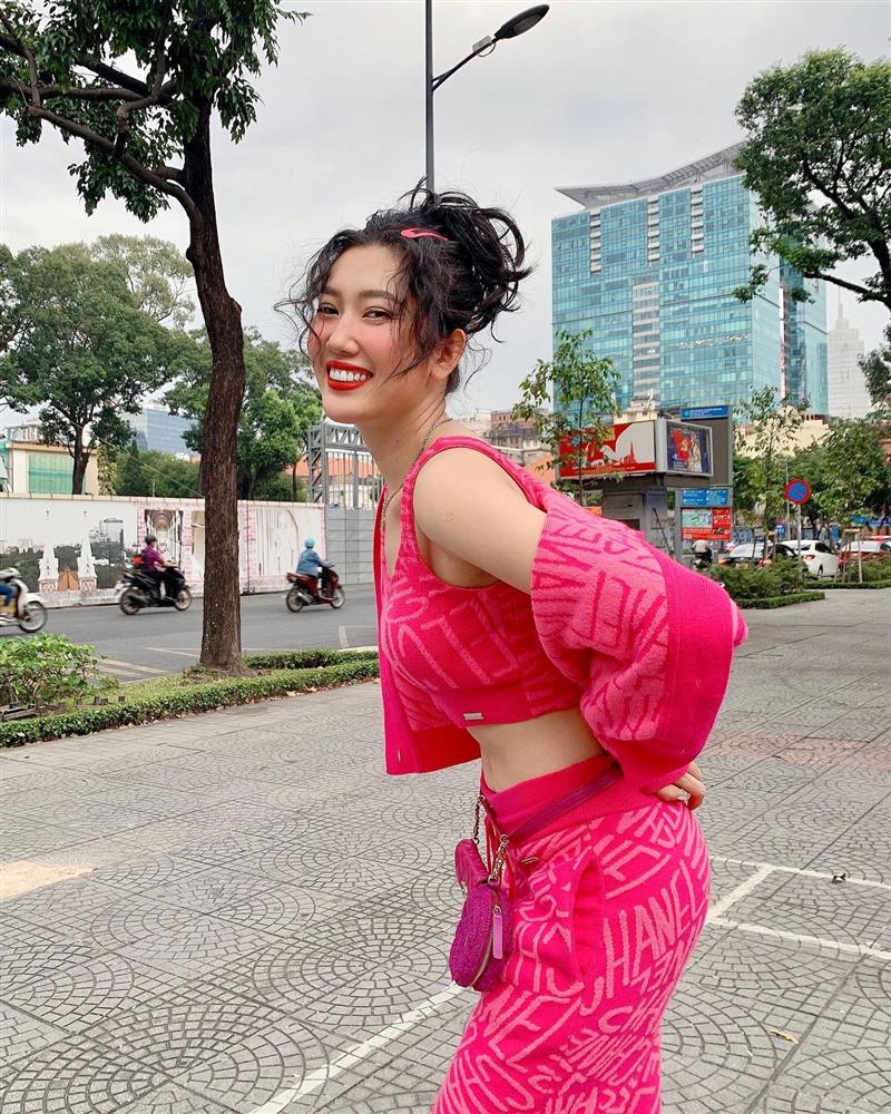 Đụng cả cây đồ với Jennie nhưng Thúy Ngân lộ đẳng cấp chênh lệch một trời một vực-2