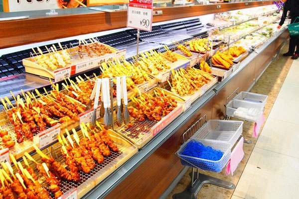 Đằng sau chiêu trò trả tiền thừa bằng kẹo của siêu thị - điều khách hàng không ngờ tới-4