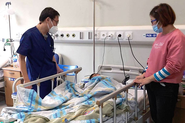 Bác sĩ Trương Hữu Khanh: Không có chuyện trẻ đang khỏe lăn đùng ra vì MIS-C-1