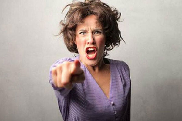 Cơn thịnh nộ của mẹ kế khi thấy chồng yêu thương con riêng của anh ta hơn con riêng của mình-2