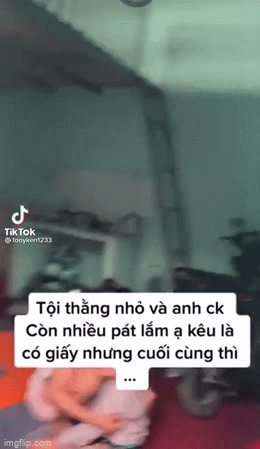 Sáng đưa con đến để đưa vợ đi ăn, chồng choáng váng với hình ảnh khi cửa mở, ám ảnh nhất là tiếng đứa trẻ trong vòng tay mẹ-1