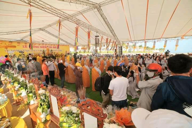 Hàng trăm người dân xúc động dự lễ cầu siêu 17 nạn nhân vụ lật ca nô trên biển Cửa Đại, Hội An-7