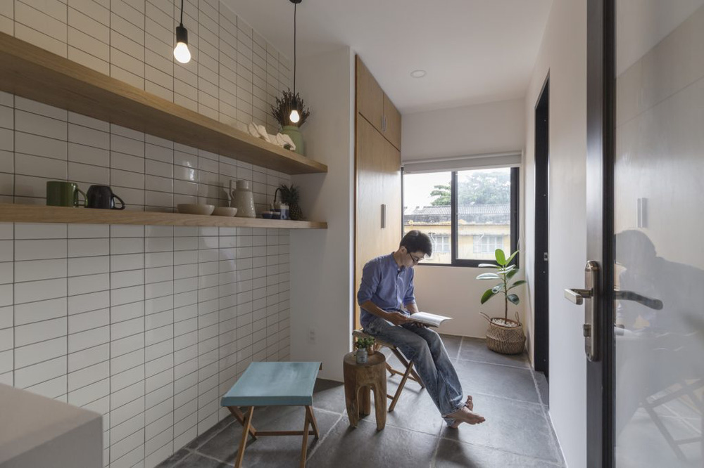 Nhà cũ 3 tầng 35m2 trong hẻm nhỏ Sài Gòn lột xác đầy bất ngờ với giao diện mặt tiền bắt mắt, ai đi ngang cũng phải ngoái nhìn-16