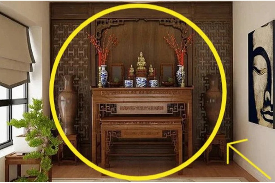 Nhà nghèo dưới chân bàn thờ thường có 3 đồ vật này, nhà giàu không bao giờ phạm phải-1