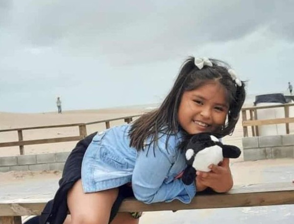 Bé gái 8 tuổi chết trong tư thế treo cổ tự tử, cha mẹ đau đớn nhận ra kẻ giết người thầm lặng mà không một phụ huynh nào nhòm ngó tới-4