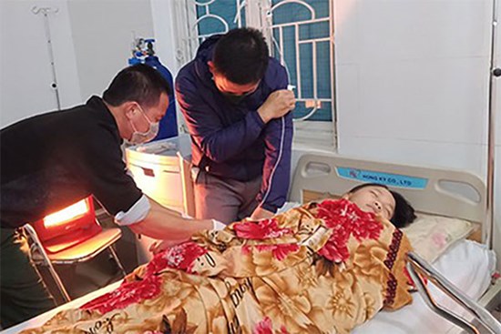 3 học sinh lớp 7 rủ nhau ăn lá ngón tự tử