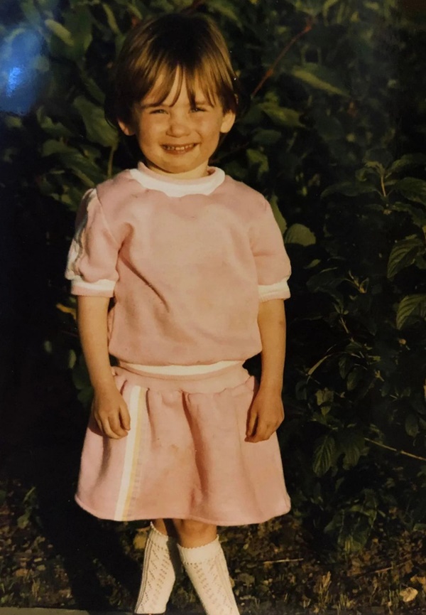 Lời kể nghẹn đắng của cô gái bị cha dượng xâm hại năm 14 tuổi, ép phải sinh con cùng hành vi tiếp tay tàn ác của mẹ đẻ-1