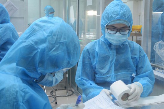 Ngày 3/3, thêm 33.740 bệnh nhân COVID-19 được công bố khỏi bệnh