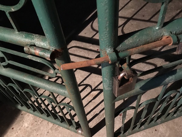 Góp ý hàng xóm hát karaoke quá to, cụ bà 83 tuổi bị đánh nhập viện-2