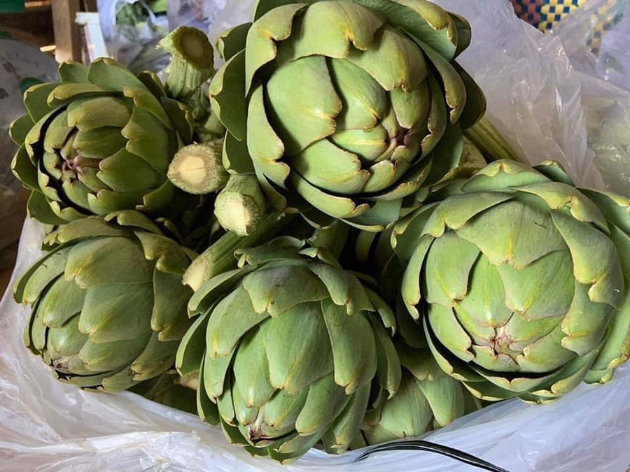 Sắp 8/3, hoa màu xanh to như bắp cải, bán cả cân giá đắt như thịt bò Mỹ-3