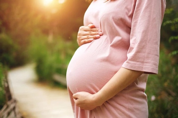 Đang mang thai nhưng là F0: 6 cách để mẹ bầu đuổi nhanh Covid-19 và những dấu hiệu chuyển nặng cần lưu ý phải nhập viện ngay-2