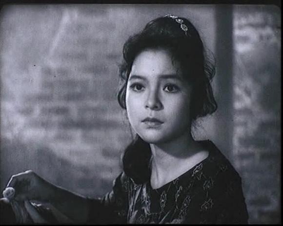 Nhan sắc Ái Vân thời trẻ: Khán giả tưởng nhầm là con lai vì giống người phương Tây-2