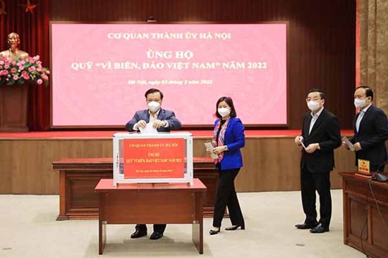 Cơ quan Thành ủy Hà Nội quyên góp ủng hộ Quỹ ''Vì biển, đảo Việt Nam''
