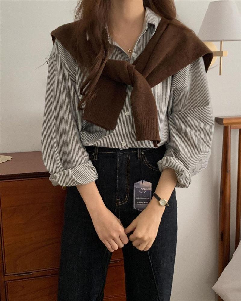 Có những cách diện sơ mi đơn giản mà cực tinh tế, nàng chưa biết thì phải học ngay-14