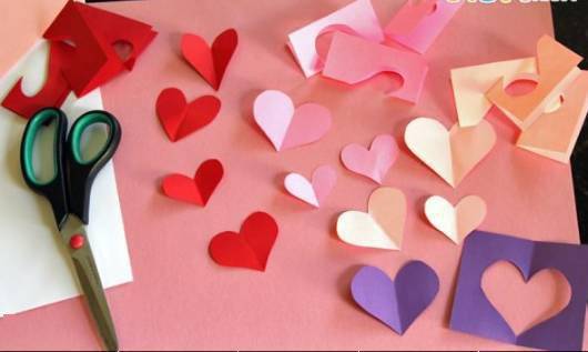 Hướng dẫn bé làm thiệp tặng mẹ ngày 8/3 đơn giản, phù hợp với từng độ tuổi-2