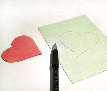 Hướng dẫn bé làm thiệp tặng mẹ ngày 8/3 đơn giản, phù hợp với từng độ tuổi-9