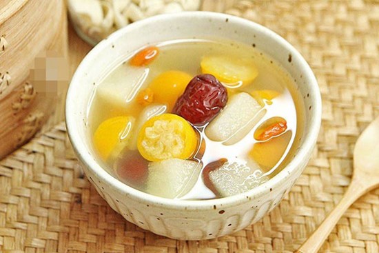 Loại nước này được xem là 'vị thuốc' bổ họng tự nhiên, có vitamin C gấp 10 lần dâu tây, giúp tăng cường sức khỏe