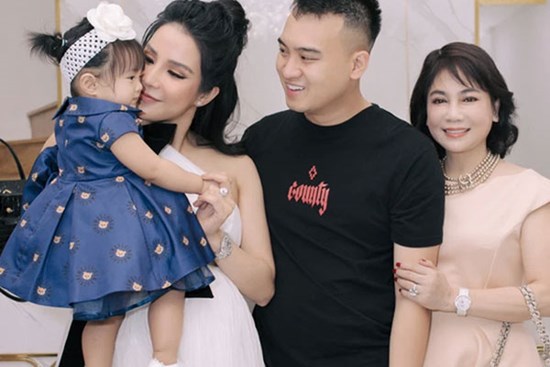 Diệp Lâm Anh bất ngờ nhắc đến chồng thiếu gia bằng tên thân mật dù đang ly thân