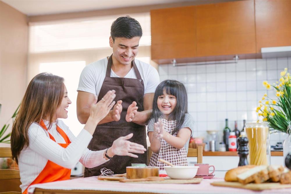 Thương con gái lấy chồng nghèo, vợ chồng tôi hết lòng giúp đỡ nhưng hành động tiếp diễn của con rể khiến chúng tôi quyết định quay xe-1