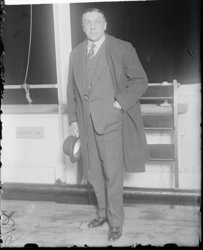 Bí ẩn kinh thiên động địa về tỷ phú giàu thứ 3 thế giới: Rơi thẳng từ máy bay xuống không một ai biết, hé lộ sự thật trần trụi của giới siêu giàu-3