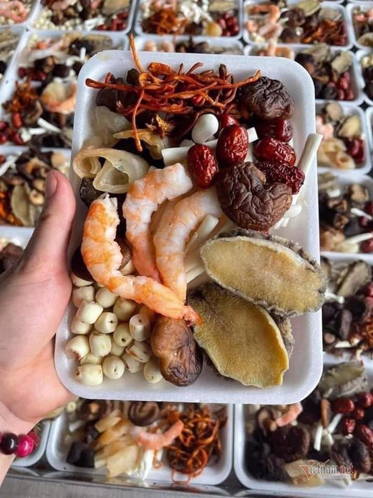 Hụt hơi vì dính F0: Thi nhau mua set bào ngư, đông trùng hạ thảo tẩm bổ-1