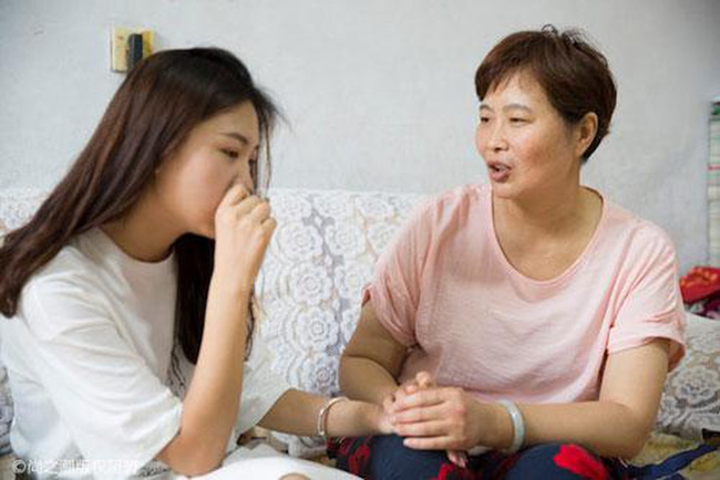 Mẹ chồng không thể chăm tôi ở cữ nhưng lại hết lòng bên cạnh em dâu mang thai, có phải bà đang quá thiên vị?-1