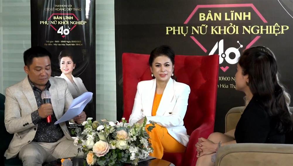 Bà Lê Hoàng Diệp Thảo xuất hiện với thần thái của nữ tướng trên sóng livestream và lời khuyên phụ nữ hãy luôn sống thật”-2