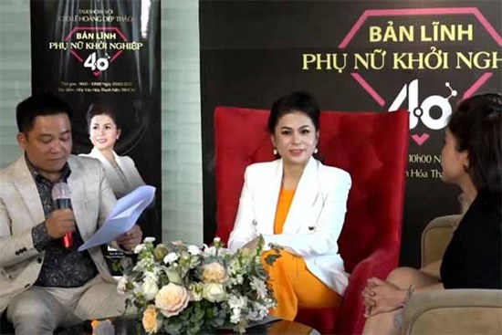Bà Lê Hoàng Diệp Thảo xuất hiện với thần thái của nữ tướng trên sóng livestream và lời khuyên “phụ nữ hãy luôn sống thật”