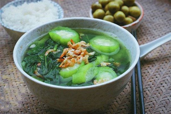 Mồng tơi phun chất kích thích 10 tiếng vươn dài ra gần 30cm sẽ có đặc điểm này ở thân, bà nội trợ cần tránh xa