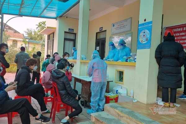 Đòi 1,5 triệu mới cho F0 đi viện: Trạm trưởng y tế mang tiền xuống trả dân-2