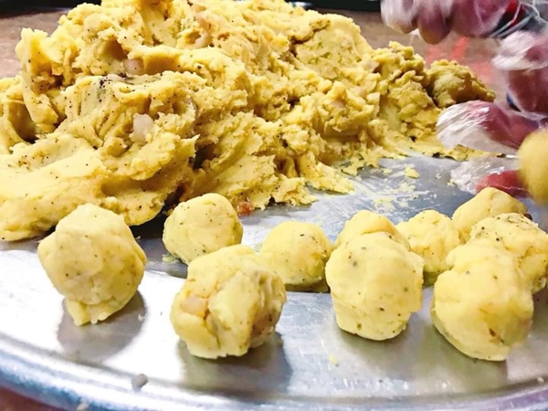 Dẻo thơm bánh dày Quán Gánh - thức quà đặc sản trở thành món bánh dâng hương quen thuộc của nhiều gia đình Hà thành-4