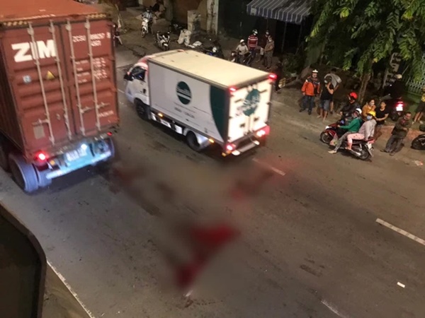 TP.HCM: Hai thanh niên nghi cướp giật va chạm với người đi đường, 1 người chết tại chỗ, 2 người bị thương-3