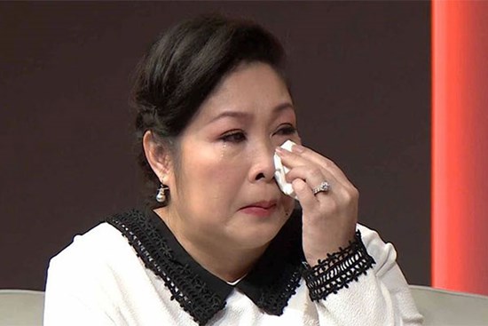 Tuổi xế chiều của NSND Hồng Vân: Sao hạng A showbiz điêu đứng vì một clip ghi âm