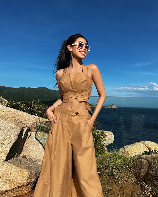 Rich kid Tiên Nguyễn có một kiểu quần bảo bối giúp kéo chân dài như siêu mẫu-2