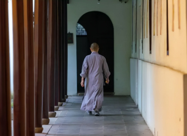 Người phụ nữ xuất gia làm ni cô sau 5 ngày kết hôn, 10 năm sau quay về đòi ly hôn vì hành động của chồng trước đó-3