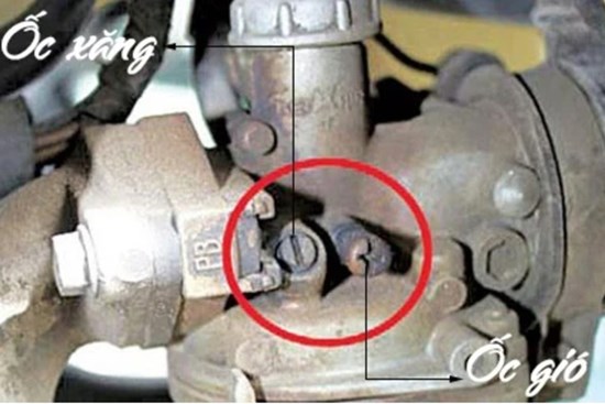 Xăng tăng giá: Điều chỉnh nút này trên xe máy tiết kiệm được nửa chi phí, xe chạy êm không lo bị nóng