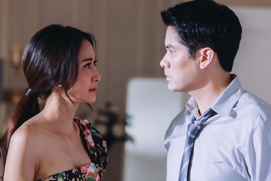 Dẫn vợ đi mua váy còn dặn 