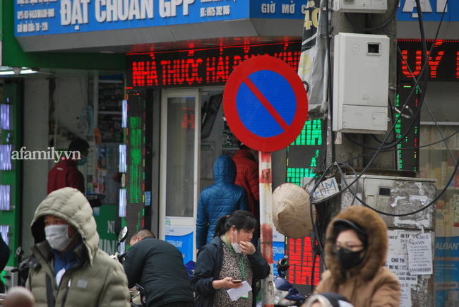 Giá KIT test giảm thê thảm, con buôn chán nản vì lỡ ôm hàng đắt giờ muốn bán cắt lỗ cũng không đơn giản-4