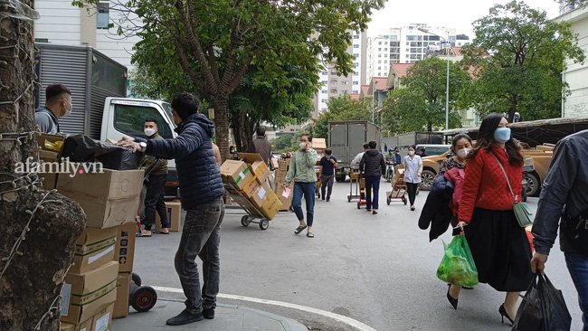 Giá KIT test giảm thê thảm, con buôn chán nản vì lỡ ôm hàng đắt giờ muốn bán cắt lỗ cũng không đơn giản-2